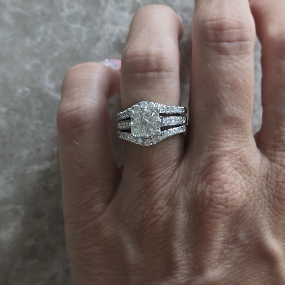 Diamond Ring Set - Picture 5 of 12